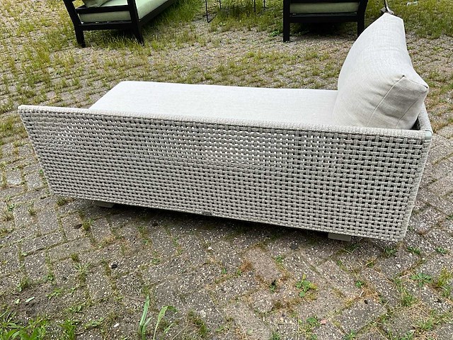 Borek - garden bench - afbeelding 4 van  8