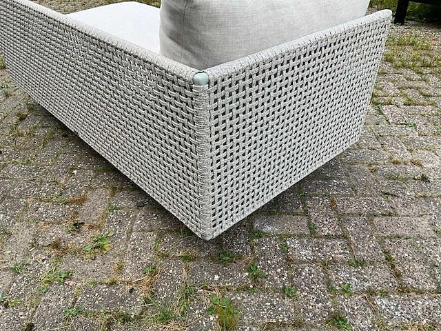 Borek - garden bench - afbeelding 5 van  8
