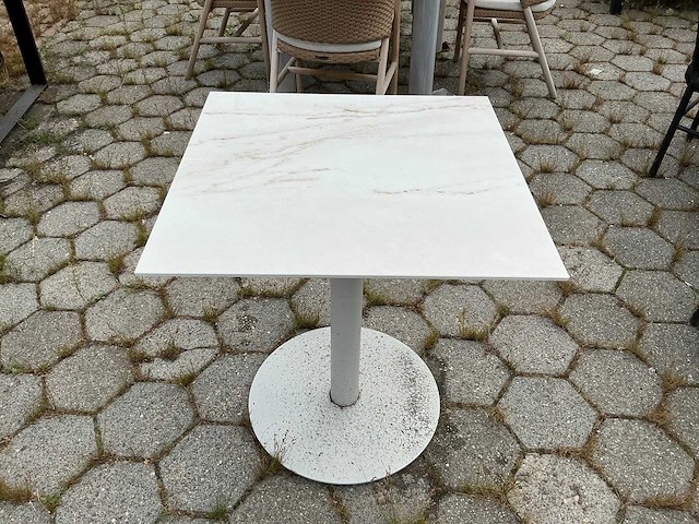 Borek - garden table - afbeelding 2 van  6