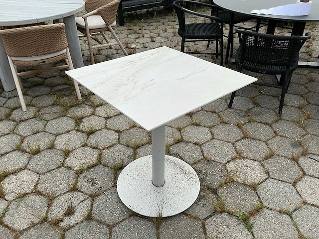 Borek - garden table - afbeelding 3 van  6