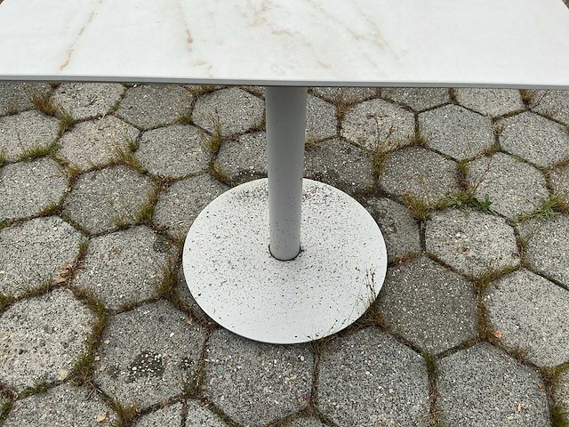 Borek - garden table - afbeelding 5 van  6