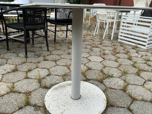 Borek - garden table - afbeelding 6 van  6