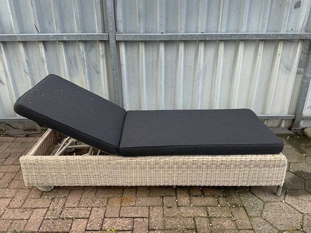 Borek - ligbed - afbeelding 2 van  10