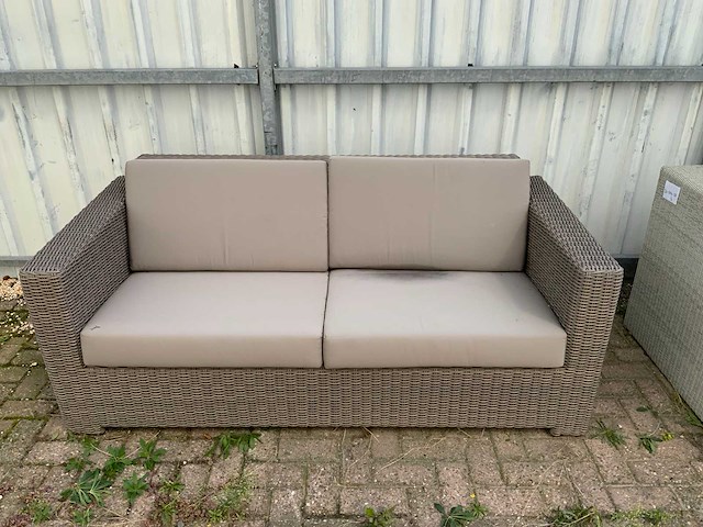 Borek - plaza - garden bench - afbeelding 1 van  8