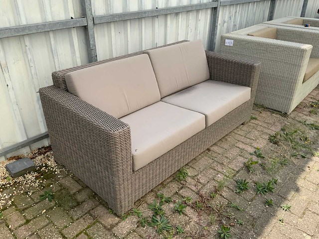 Borek - plaza - garden bench - afbeelding 4 van  8