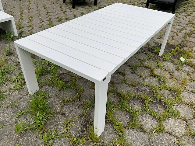 Borek - tuintafel - afbeelding 1 van  5