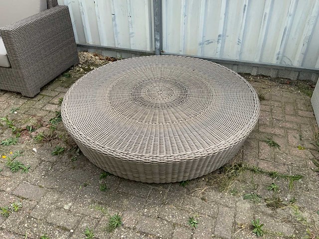 Borek - tuintafel - afbeelding 1 van  6