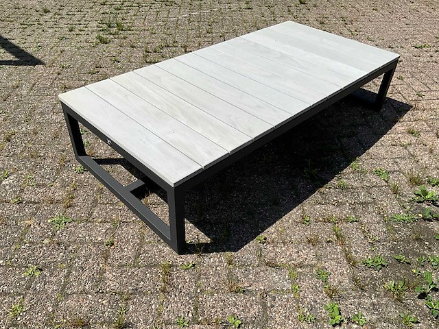 Borek - venice - garden table - afbeelding 3 van  5