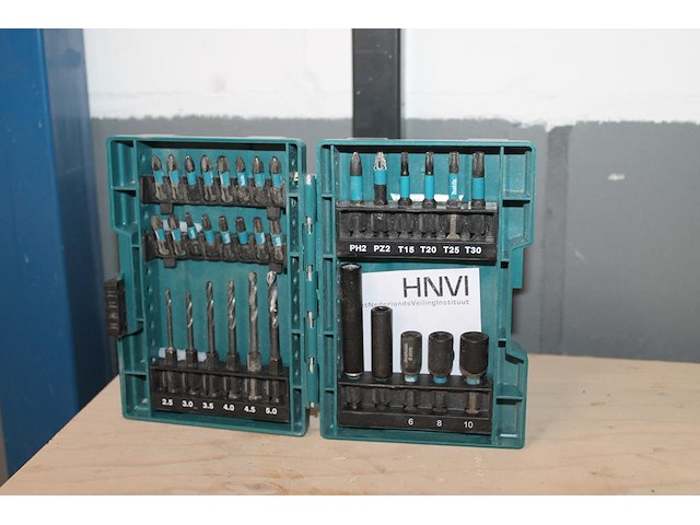 Boren- en bit-set makita. - afbeelding 1 van  2