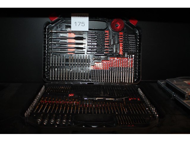 Boren- en bitjes koffer. - afbeelding 1 van  1