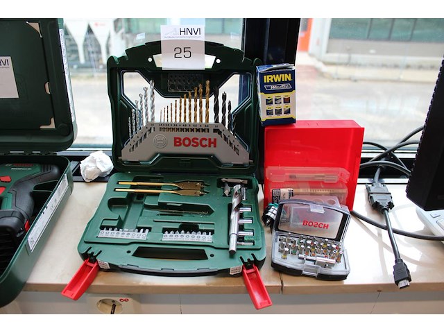 Boren- en bitset bosch. - afbeelding 1 van  5