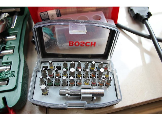 Boren- en bitset bosch. - afbeelding 3 van  5