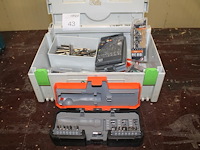 Boren en bitjes in diverse maten en uitvoeringen in kunststof systainer. - afbeelding 1 van  3