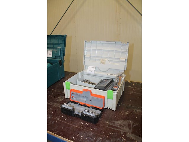 Boren en bitjes in diverse maten en uitvoeringen in kunststof systainer. - afbeelding 3 van  3