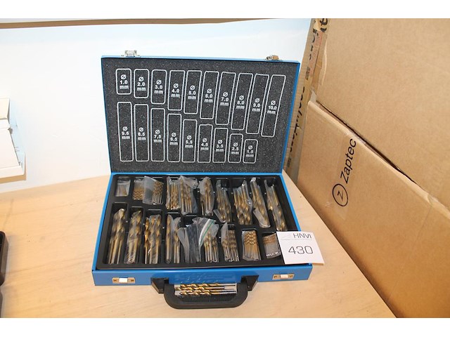 Borenkoffer met spiraalboren. - afbeelding 1 van  3