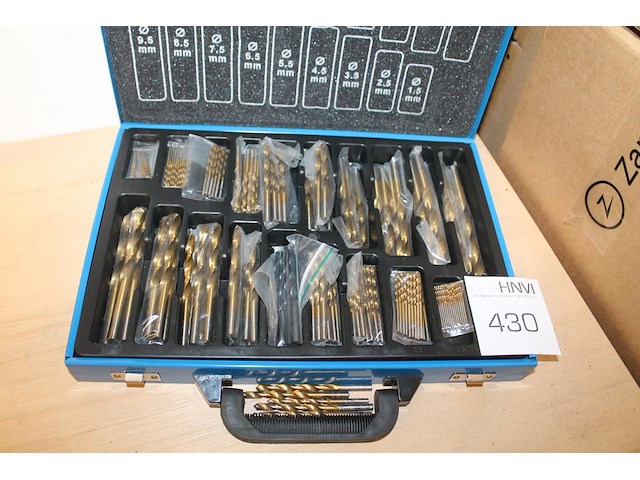 Borenkoffer met spiraalboren. - afbeelding 2 van  3