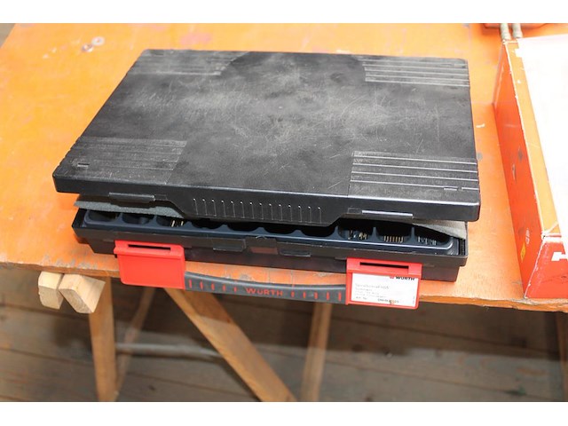 Borenkoffer wurth gevuld met diverse boren. - afbeelding 2 van  3