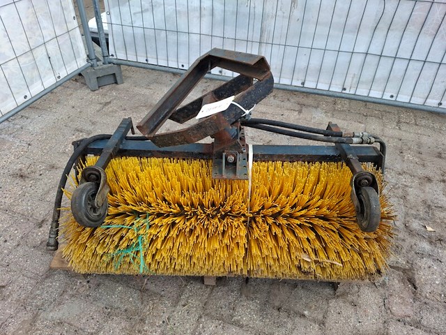 Borstel inrichting - afbeelding 1 van  5