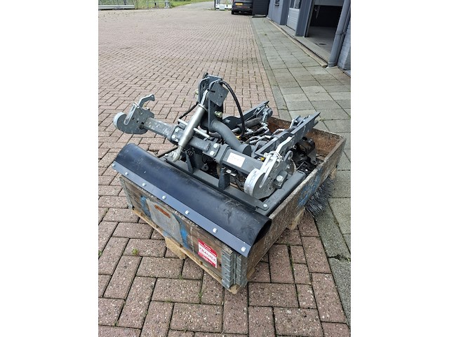Borstelinstallatie, zaz-003, t.b.v. karcher mc130 plus - afbeelding 3 van  9