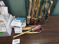 Borstels en schuurpapier - afbeelding 3 van  3