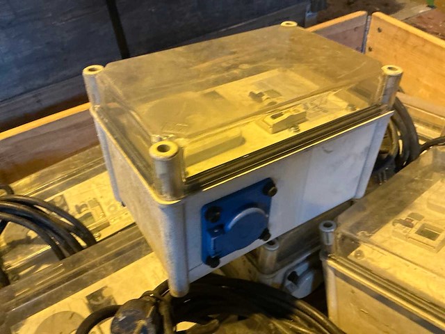 Bos elektro schakelkast (50x) - afbeelding 3 van  4