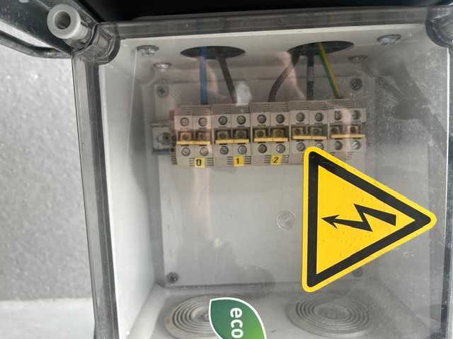 Bos midi hoog autolaadstation elektrische auto's - afbeelding 3 van  11