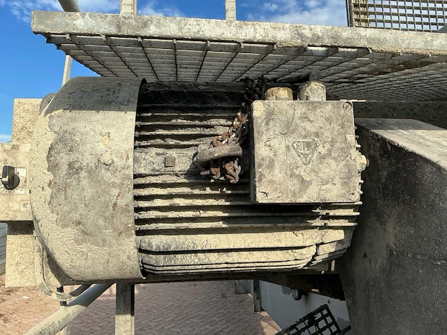 Bos wieldrecht bv zand elevator (opvoerband zand) 12,5m - afbeelding 23 van  32