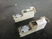Bosch - 0811 404 039 - proportioneel ventiel (2x) - afbeelding 1 van  3