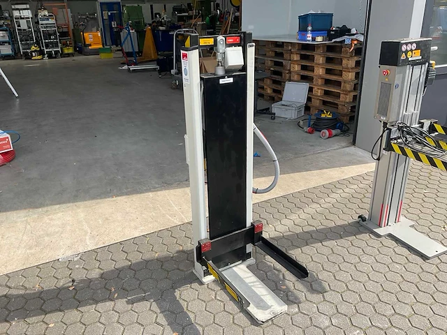 Bosch - 2002 - bakkenlift - afbeelding 2 van  7