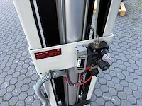 Bosch - 2003 - pneumatische lift - bakkenlift - afbeelding 5 van  7