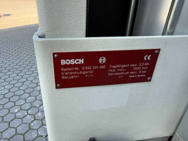Bosch - 2003 - pneumatische lift - bakkenlift - afbeelding 6 van  7