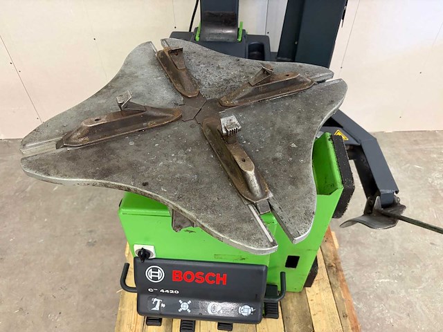 Bosch - 2011 - tce 300 - banden de-en montageapparaat hulparmen - afbeelding 4 van  10