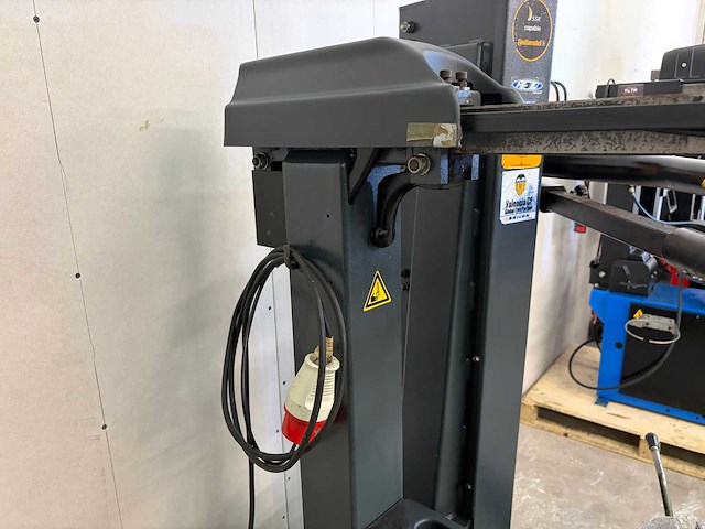 Bosch - 2011 - tce 300 - banden de-en montageapparaat hulparmen - afbeelding 8 van  10