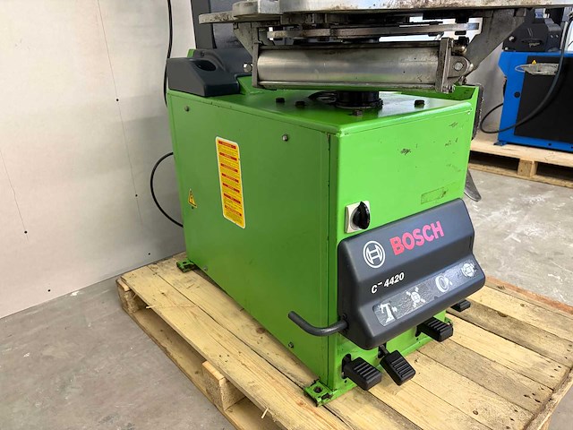 Bosch - 2011 - tce 300 - banden de-en montageapparaat hulparmen - afbeelding 9 van  10