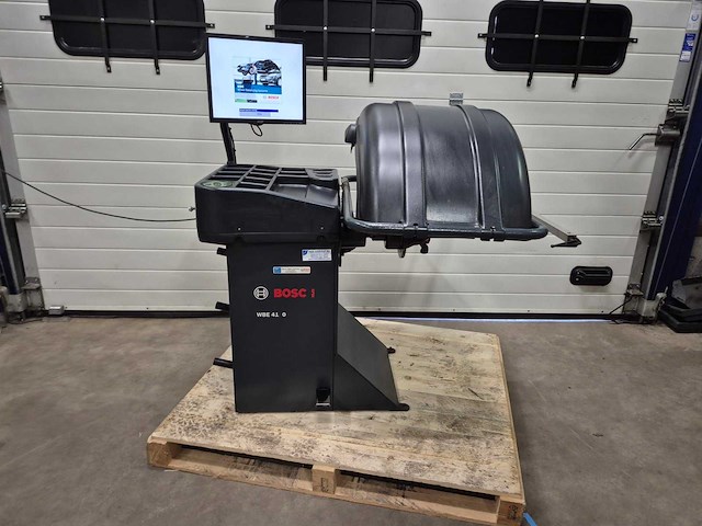 Bosch - 2018 - wbe 4140 - banden balanceer apparaat - afbeelding 2 van  6