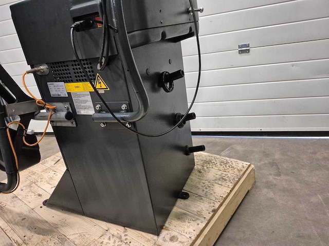 Bosch - 2018 - wbe 4140 - banden balanceer apparaat - afbeelding 4 van  6