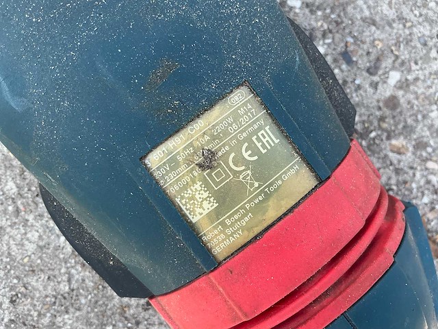 Bosch - afkortzaag, haakse slijper en reciprozaag (3x) - afbeelding 4 van  9