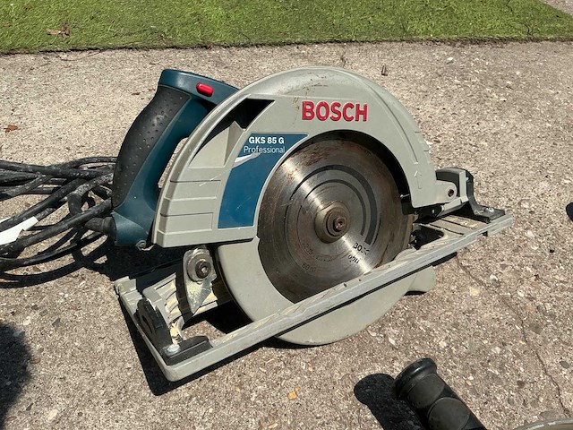 Bosch - afkortzaag, haakse slijper en reciprozaag (3x) - afbeelding 7 van  9