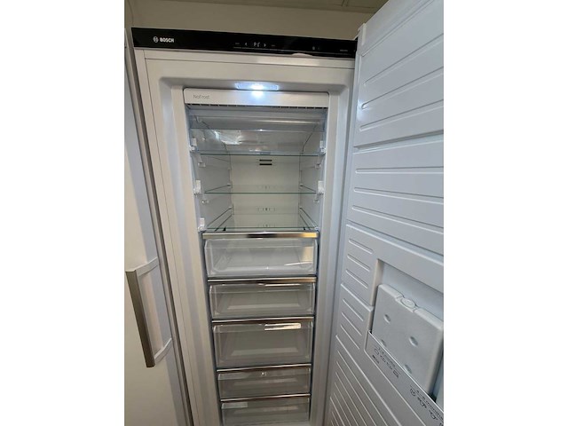Bosch - gsn58dwdn01 - vriezer - afbeelding 2 van  3