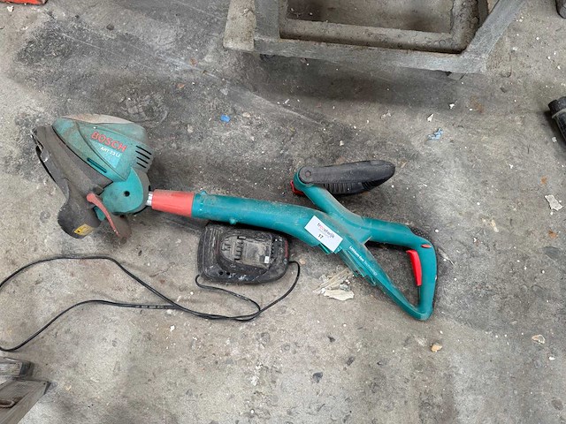 Bosch - kantenmaaier - afbeelding 1 van  1