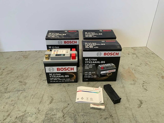 Bosch - m li-lion ytx14 ahl-bs - 12v 4,0ah - accu (3x) - afbeelding 1 van  6