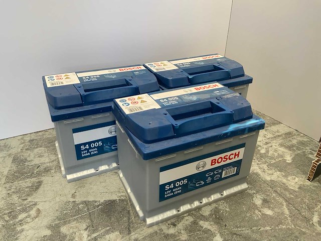 Bosch - s4 005 - 12v 60ah - accu's (3x) - afbeelding 1 van  6