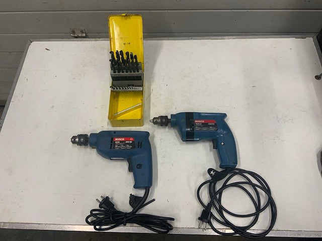 Bosch 1122 en 1123.0 boormachines (2x) - afbeelding 1 van  8