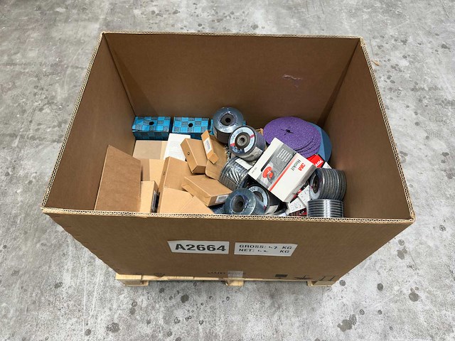 Bosch / 3m - partij schuur- & slijpmateriaal, schuurschijven - afbeelding 1 van  8