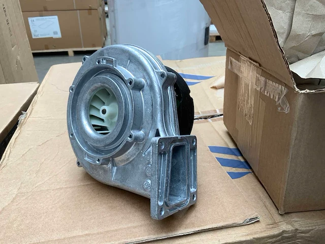 Bosch 7746900446 ventilator - afbeelding 1 van  4