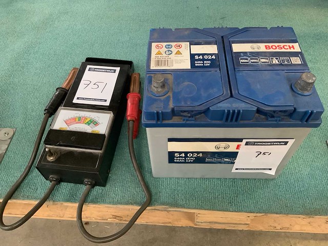 Bosch accu spanningsmeter - afbeelding 1 van  3