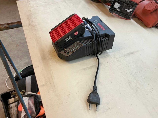 Bosch al 1860 cv accu en acculader - afbeelding 1 van  1