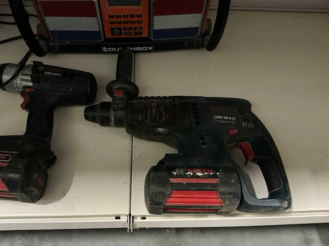 Bosch boorhamer & klopboorschroevendraaier + acculaders & perfectpro dutchbox bouwradio (5x) - afbeelding 4 van  6