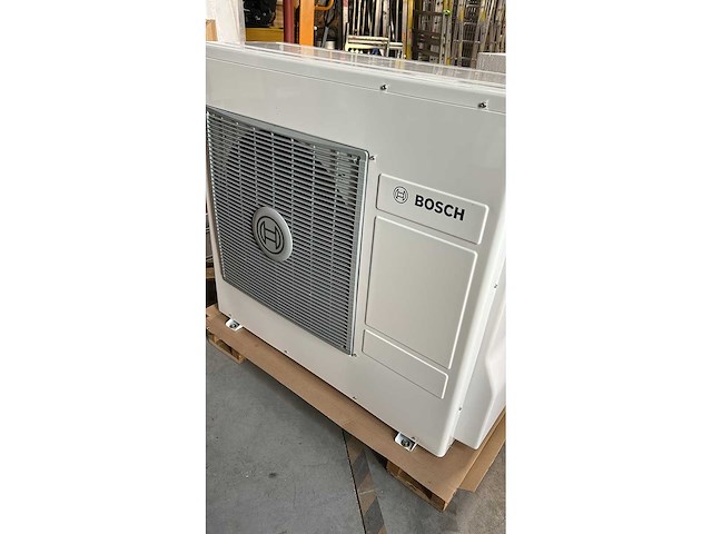 Bosch compress 3400i aws split lucht-water-warmtepomp buiten-unit - afbeelding 1 van  3