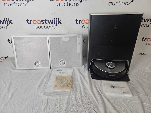 Bosch dhl755bl - serie 4 - inbouw plafond afzuigkap + ecovacs x1 omni - robotstofzuiger - afbeelding 1 van  3